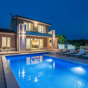 Periska Villa